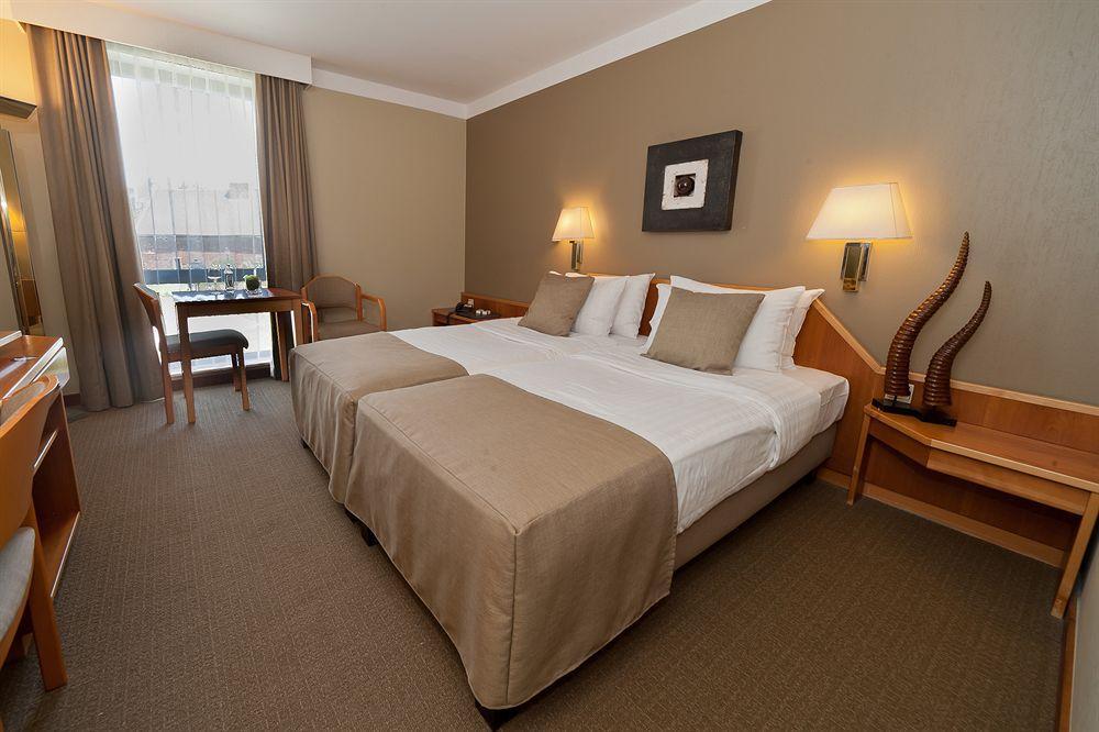 Begijnhof Hotel เลอเวน ภายนอก รูปภาพ