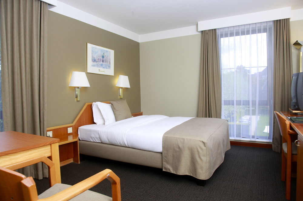Begijnhof Hotel เลอเวน ภายนอก รูปภาพ